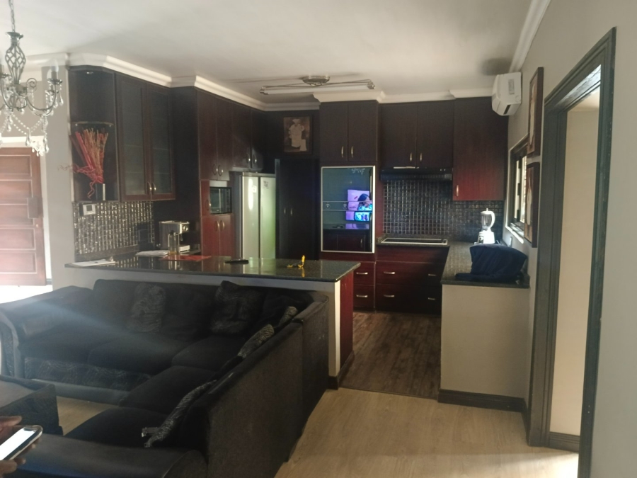 To Let 4 Bedroom Property for Rent in Riebeeckstad Free State